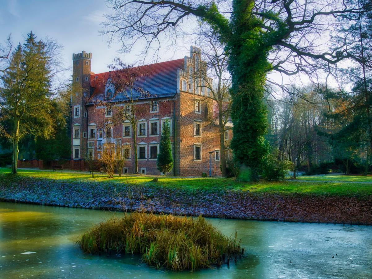 Zamek Na Wodzie W Wojnowicach Bed and Breakfast Wojnowice  Buitenkant foto