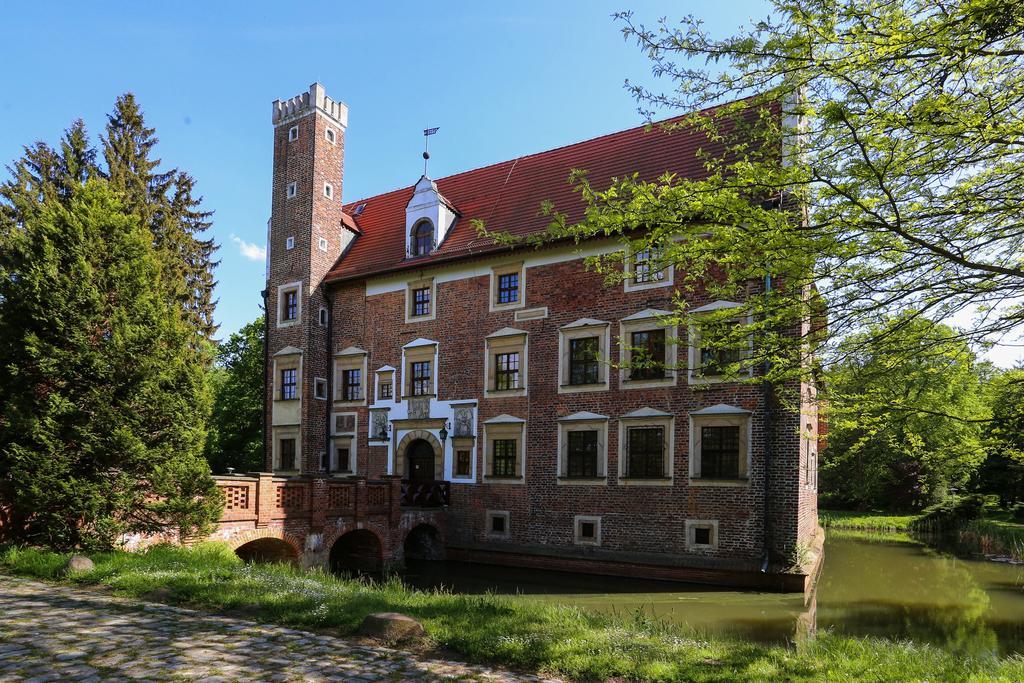 Zamek Na Wodzie W Wojnowicach Bed and Breakfast Wojnowice  Buitenkant foto